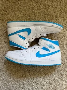 Nike Air Jordan 1 Mid UNC Size 9.5 Women’s - Authentic - Free Shipping